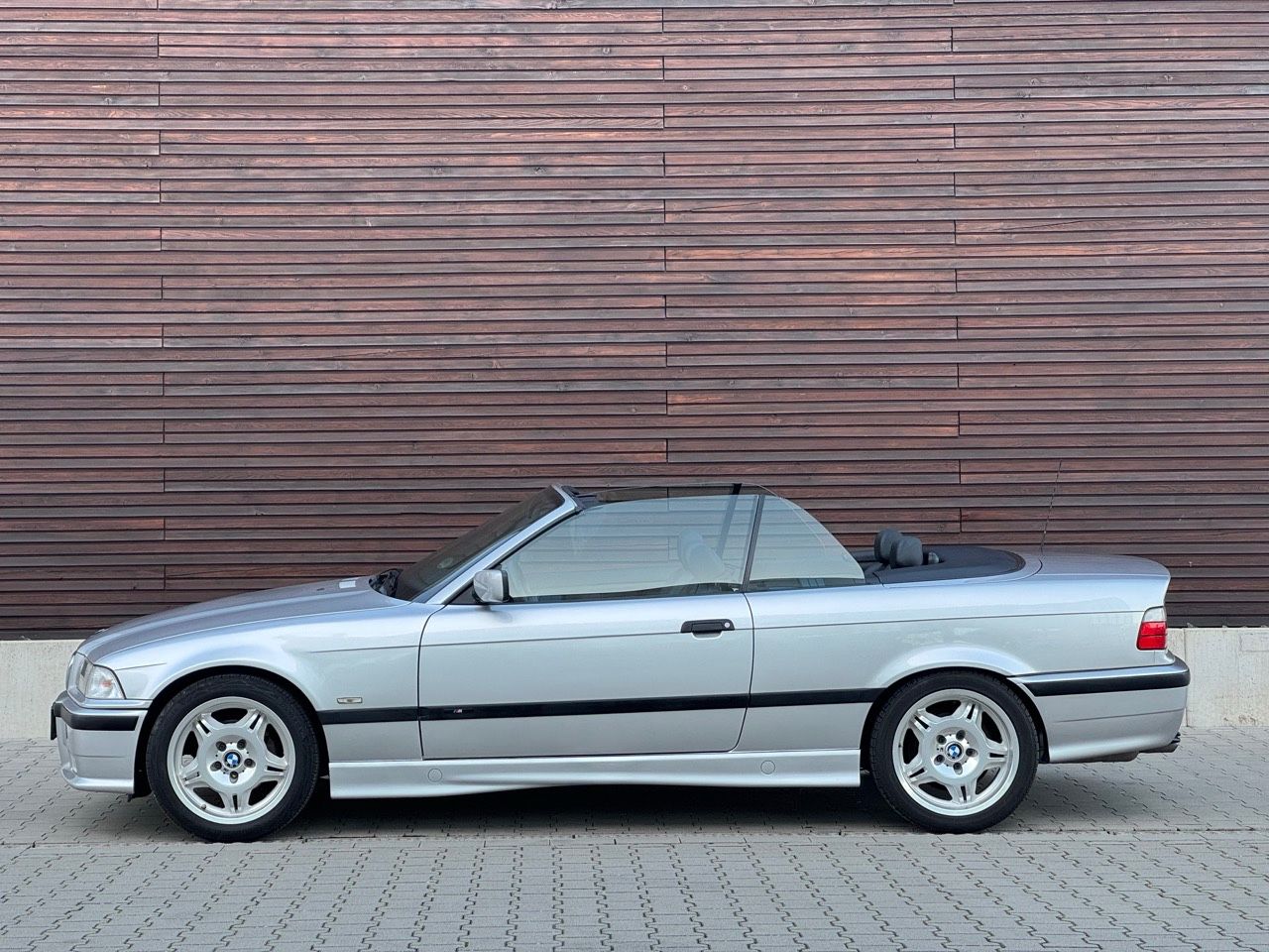 BMW 320i Cabrio