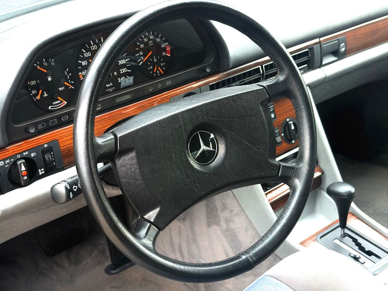 Mercedes-Benz 300 SE W126 - Foto 6