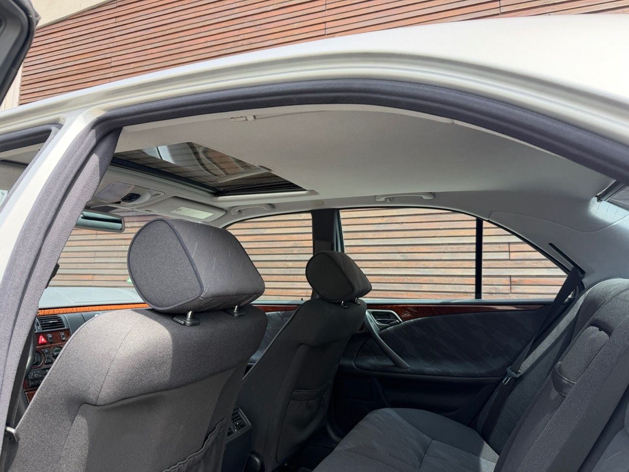 Mercedes-Benz E 220 CDI Avantgarde - Foto 10